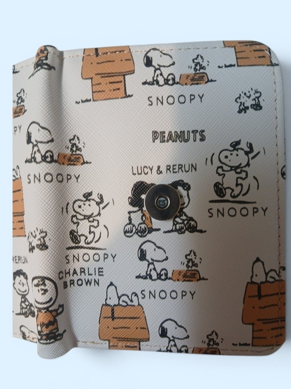 Peanuts -NWT, Snoopy & Friends Wallet, 3 Slots for Cards - Picture 3 of 12